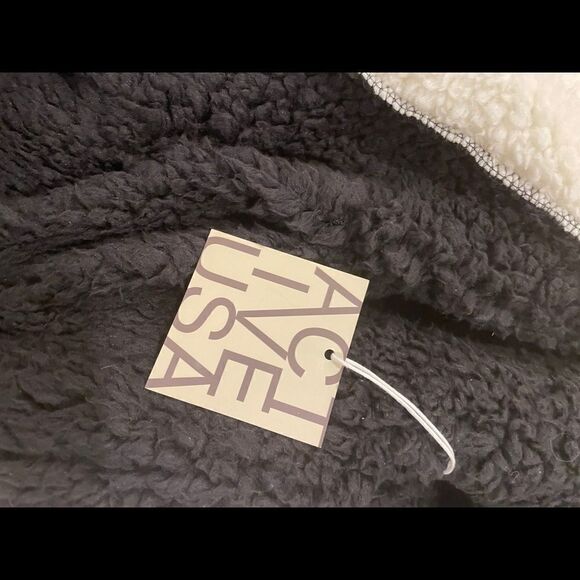Active USA Reversible Fur Jacket - Picture 6 of 6